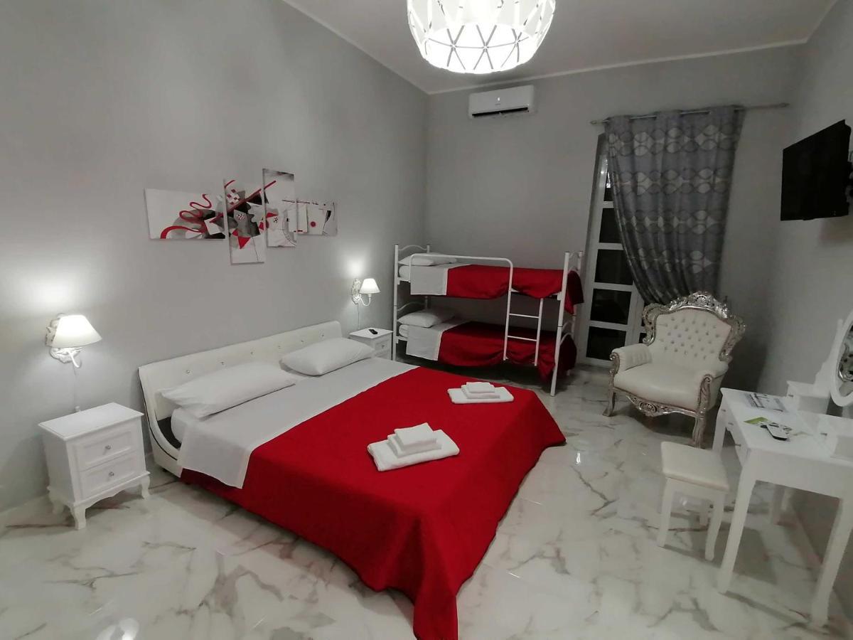 B&B White House Pulsano Bagian luar foto